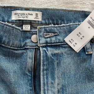 A&F 90s straight ultra high rise jeans, size 10. Never worn, tags still on.